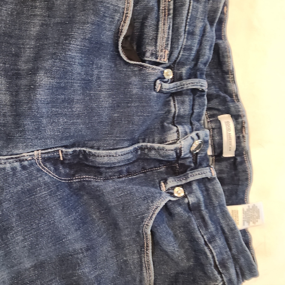 Good American Good Legs Crop Skinny Jean - Picture 2 of 3